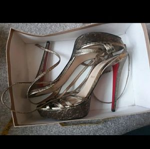 Like new christian louboutin heels